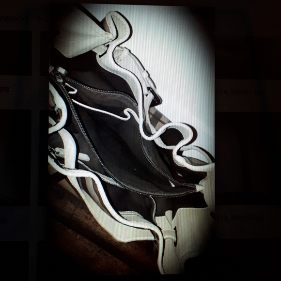 Handbag - Picture 3 of 6